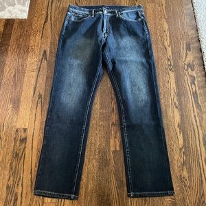Lucky Brand 410 Athletic Slim